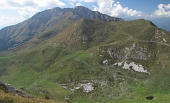 48 Panorama verso il Monte Vindiolo e il Menna...